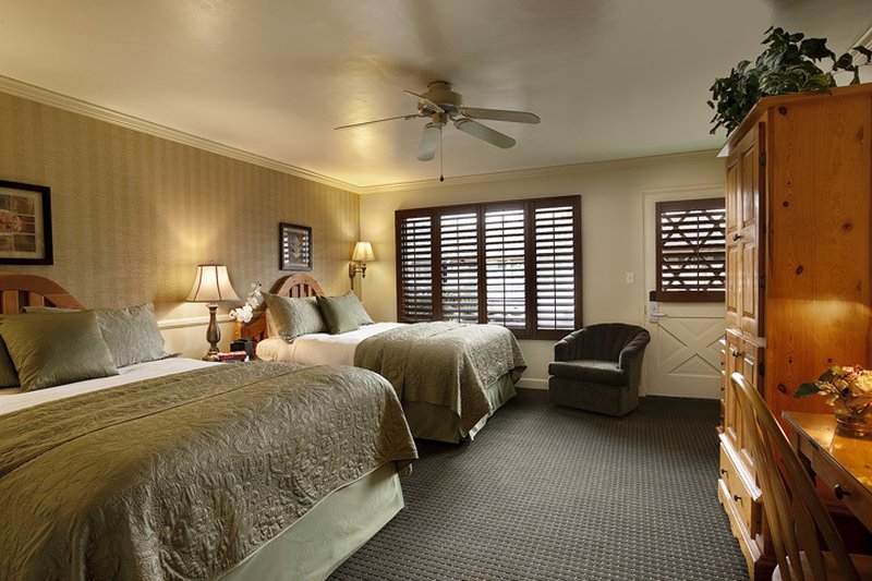 Brisas Del Mar, Inn At The Beach