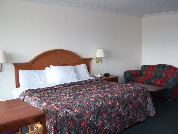 Country Hearth Inn - Horse Cave, KY