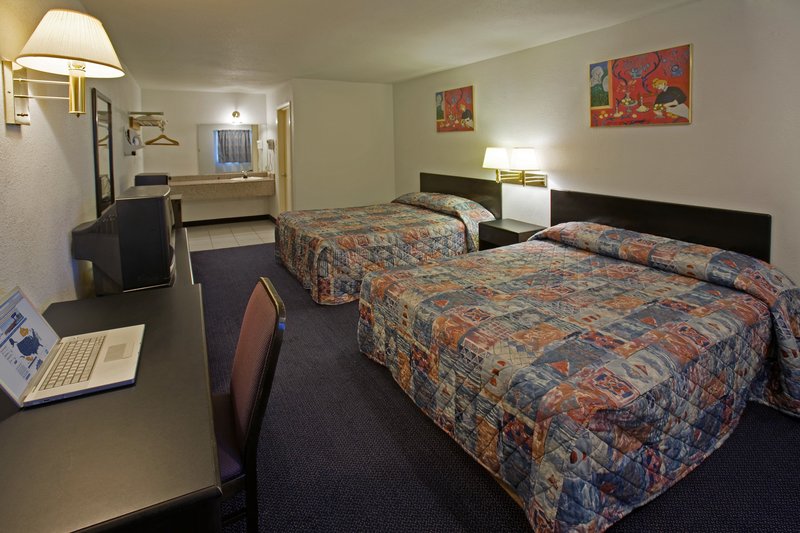 Americas Best Value Inn & Suites-Seguin - Seguin, TX