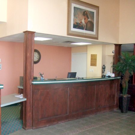 Interstate Inn Haltom City - Haltom City, TX