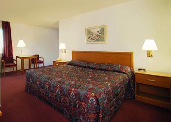 Budget Host Inn & Suites - Onamia, MN