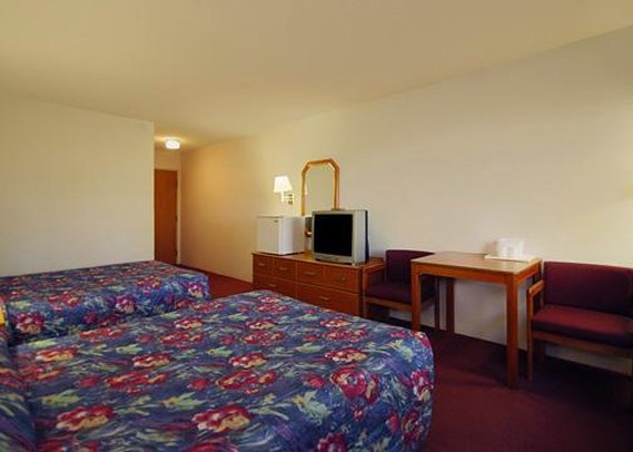 Budget Host Inn & Suites - Onamia, MN