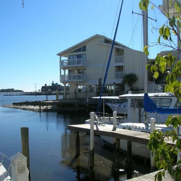 Cedar Cove Beach & Yacht Club - Cedar Key, FL