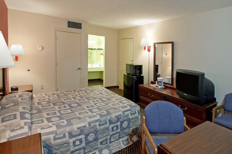 Americas Best Value Inn - Forest, MS