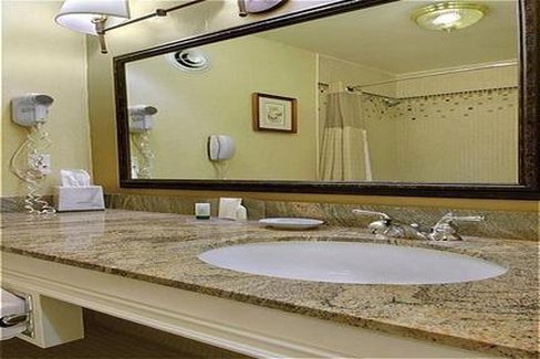 San Jose Airport Garden Hotel - San Jose, CA