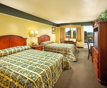 Portola Inn & Suites - Buena Park - Buena Park, CA