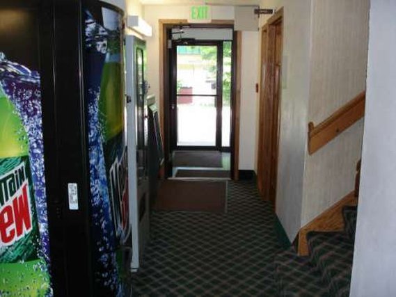 Econo Lodge - Shakopee, MN