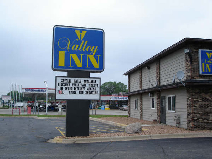 Econo Lodge - Shakopee, MN