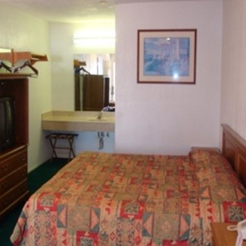 Budget Host Inn Arlington