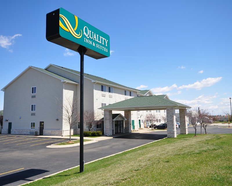 Quality Inn & Suites - Loves Park, IL
