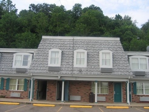 Country Squire Inn & Suites - Coshocton, OH