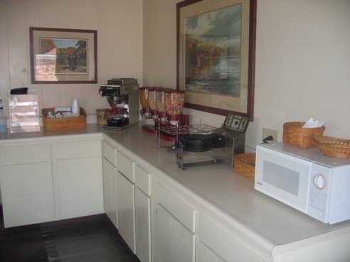 Country Squire Inn & Suites - Coshocton, OH