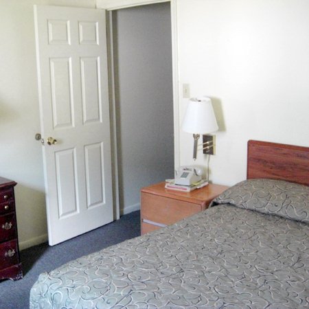 Country Inn Motel - Mohnton, PA