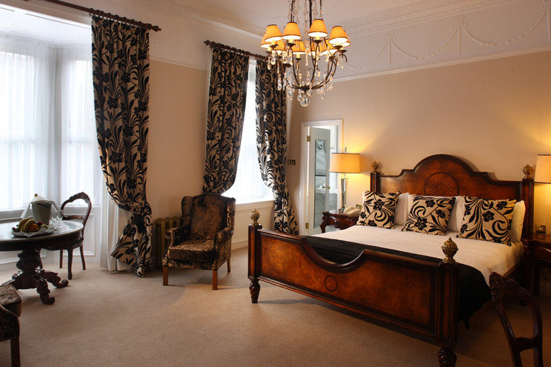 Gresham Metropole Hotel | MacCurtain St, Cork | +353 21 464 3700