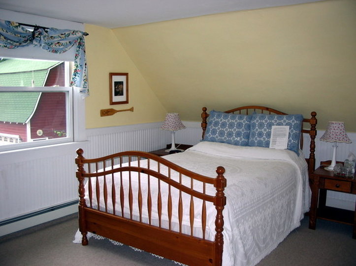 Black Lantern Bed & Breakfast - Topsham, ME