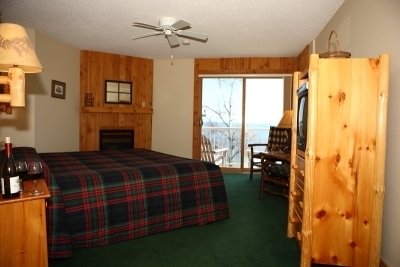 Cove Point Lodge - Beaver Bay, MN