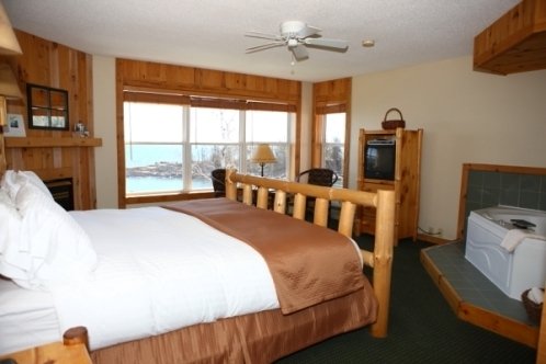 Cove Point Lodge - Beaver Bay, MN