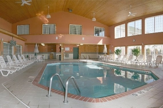 Flat Creek Inn & Suites - Hayward, WI
