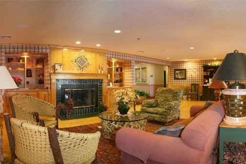 Flat Creek Inn & Suites - Hayward, WI