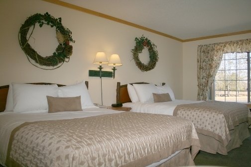 Flat Creek Inn & Suites - Hayward, WI