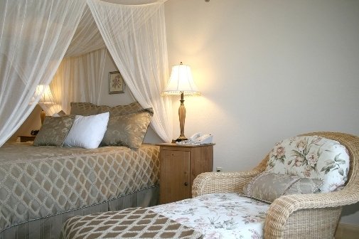 Flat Creek Inn & Suites - Hayward, WI