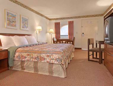 Days Inn By Wyndham Opelika - Opelika, AL