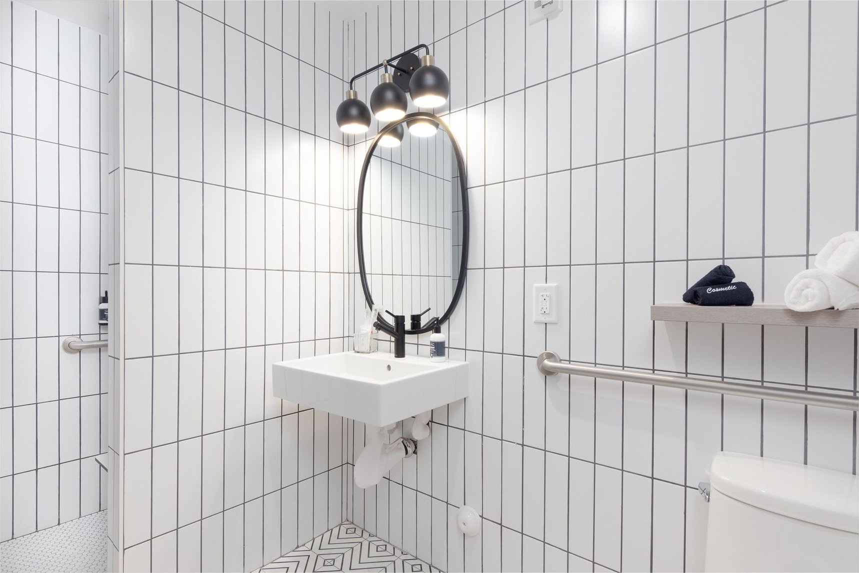 Kasa Collins Park Miami Beach Convention Center – Miami Beach, FL