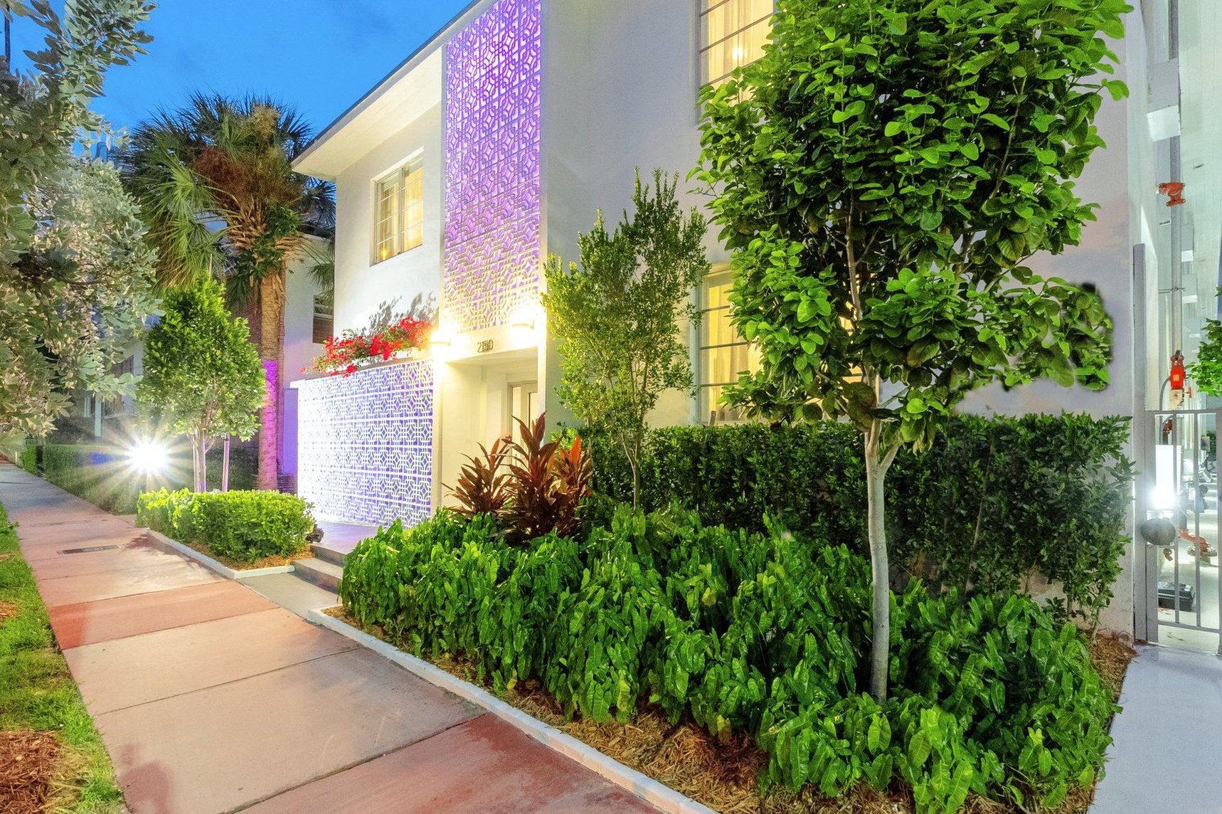Kasa Collins Park Miami Beach Convention Center – Miami Beach, FL