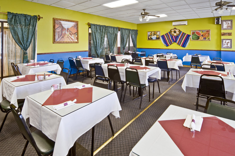 Americas Best Value Inn & Suites-Hesston - Hesston, KS