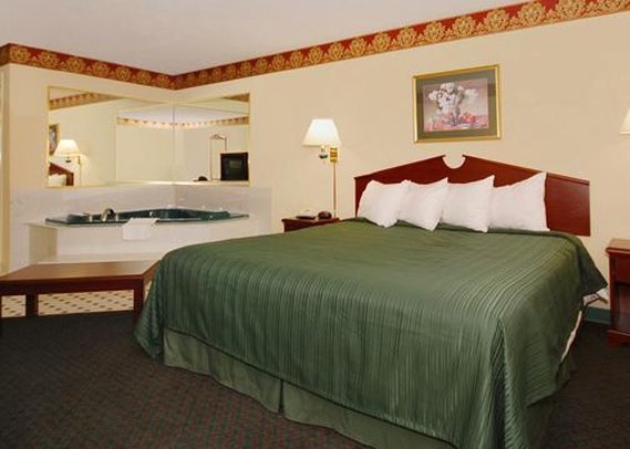 Quality Inn - Byron, GA