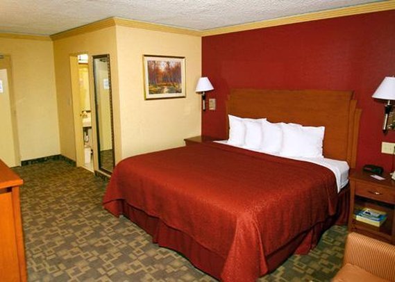 Regency Inn and Suites - Independence, MO