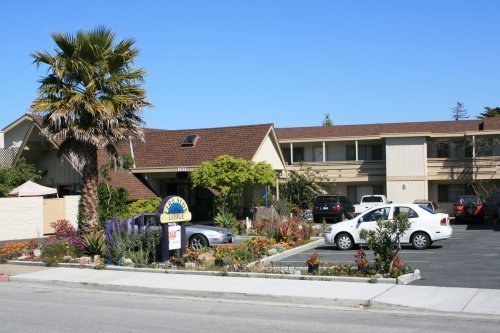 Monterey Fireside Lodge