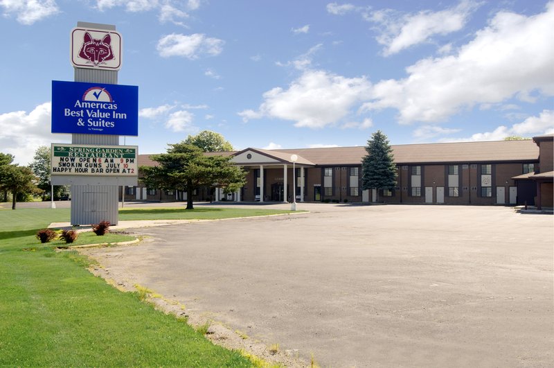 Americas Best Value Inn - Waverly, IA