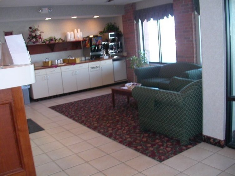 Country Hearth Inn - Lomira, WI