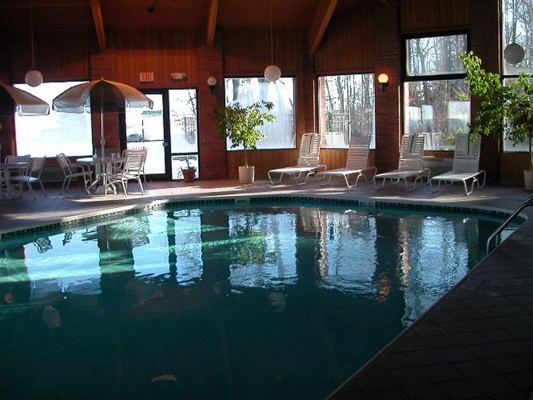 Country Hearth Inn - Lomira, WI