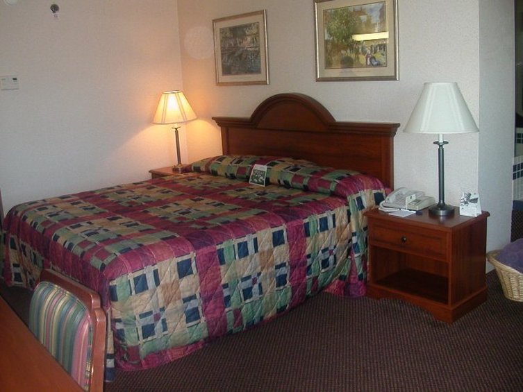 Country Hearth Inn - Lomira, WI