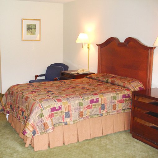 M-Star Hotel - Manning, SC