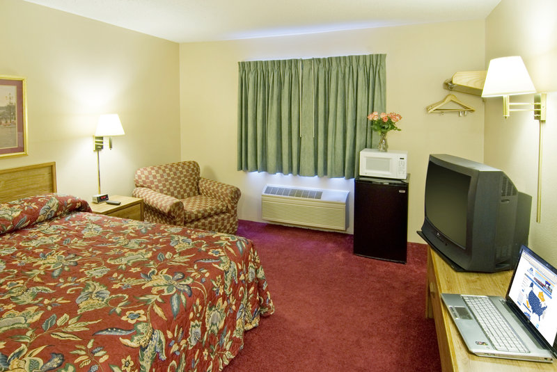 Americas Best Value Inn - Rhinelander, WI