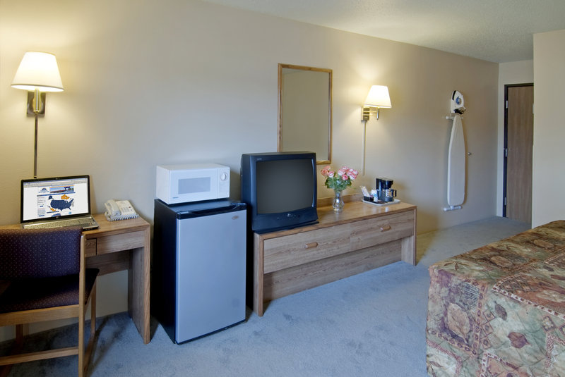 Americas Best Value Inn - Rhinelander, WI