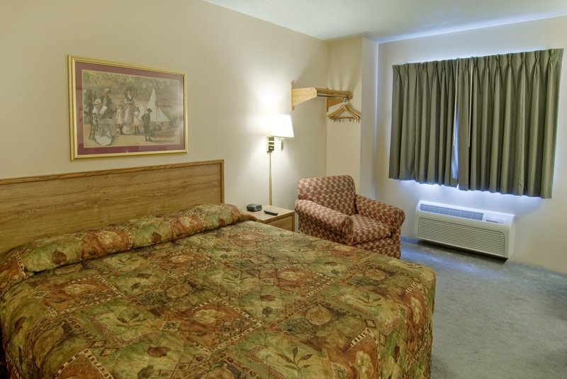 Americas Best Value Inn - Rhinelander, WI