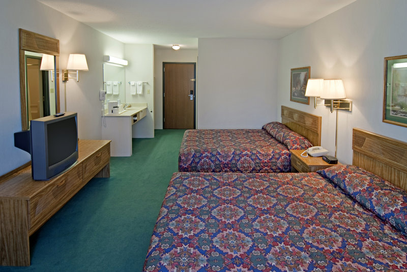 Americas Best Value Inn-Tahquamenon Country - Newberry, MI