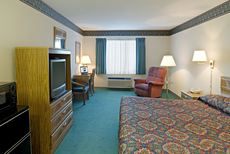 Americas Best Value Inn-Tahquamenon Country - Newberry, MI