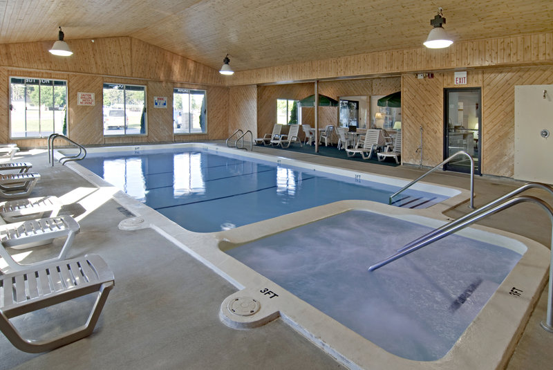 Americas Best Value Inn-Tahquamenon Country - Newberry, MI