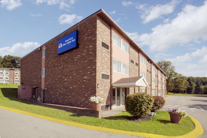Americas Best Value Inn - New Stanton, PA