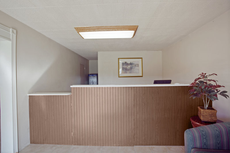 Americas Best Value Inn - New Stanton, PA