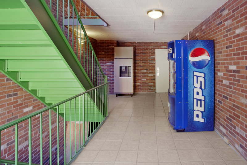 Americas Best Value Inn - New Stanton, PA