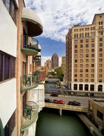 Howard Johnson Plaza Hotel - San Antonio Riverwalk, TX - San Antonio, TX