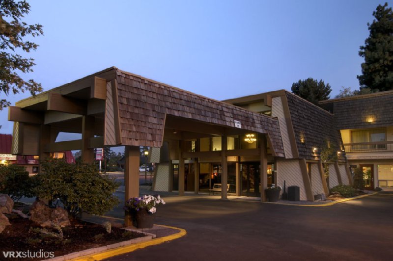 Red Lion Inn Bend North - Bend, OR