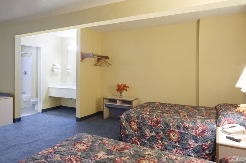 Americas Best Value Inn Hartford - Hartford, CT