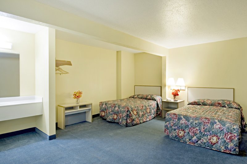 Americas Best Value Inn Hartford - Hartford, CT